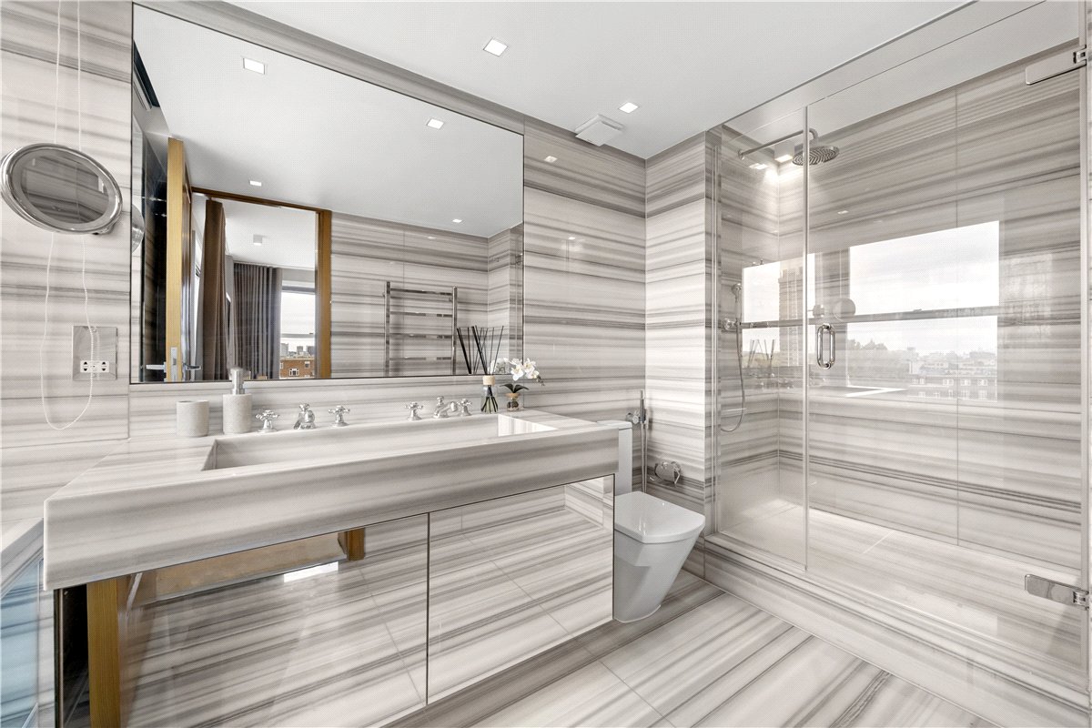 4 bedroom flat, Kingston House South, Ennismore Gardens SW7 - Let Agreed