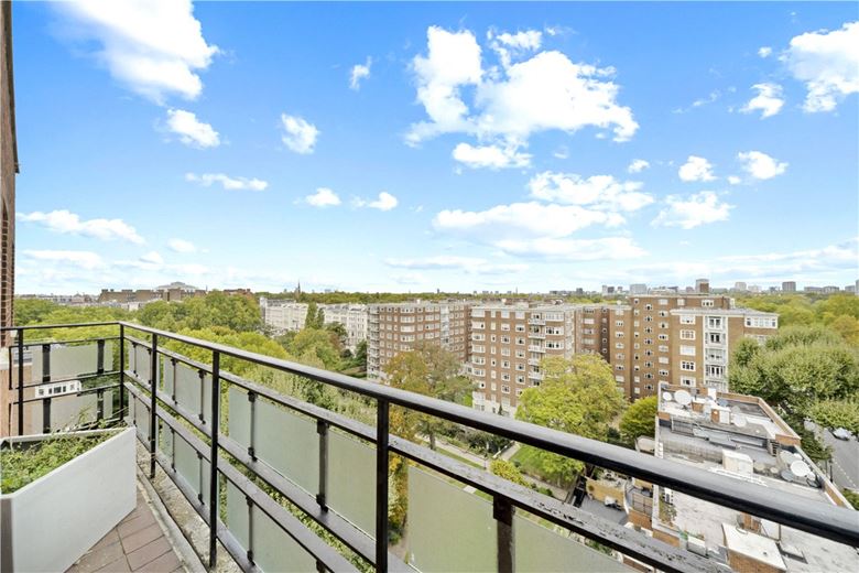 4 bedroom flat, Kingston House South, Ennismore Gardens SW7 - Let Agreed