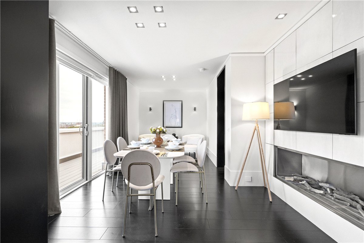 4 bedroom flat, Kingston House South, Ennismore Gardens SW7 - Let Agreed