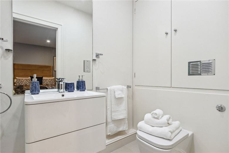 2 bedroom flat, Woods Mews, Mayfair W1K - Available