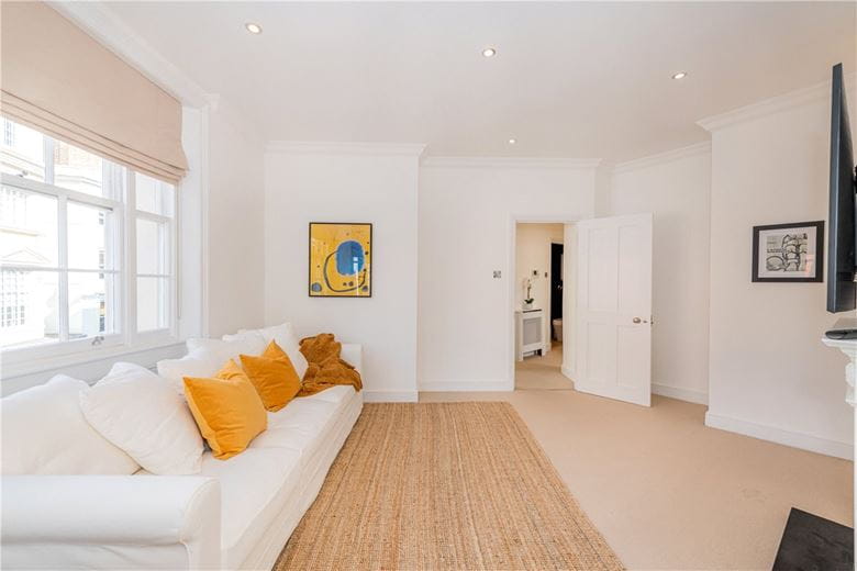 1 bedroom flat, Brook Street, Mayfair W1K - Available