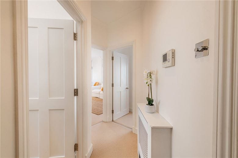 1 bedroom flat, Brook Street, Mayfair W1K - Available