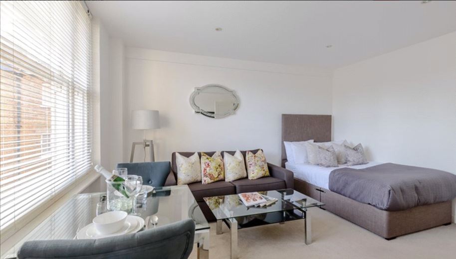  bedroom flat, Hill Street, Mayfair W1J - Available