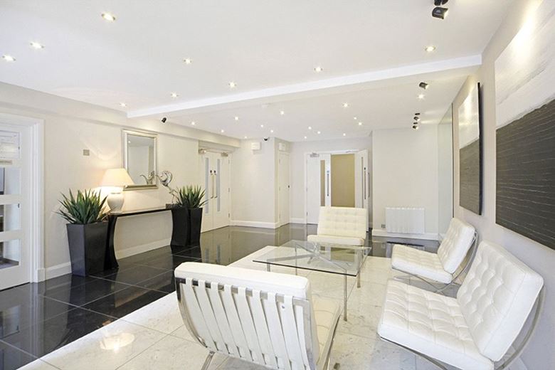 1 bedroom flat, Hill Street, Mayfair W1J - Available