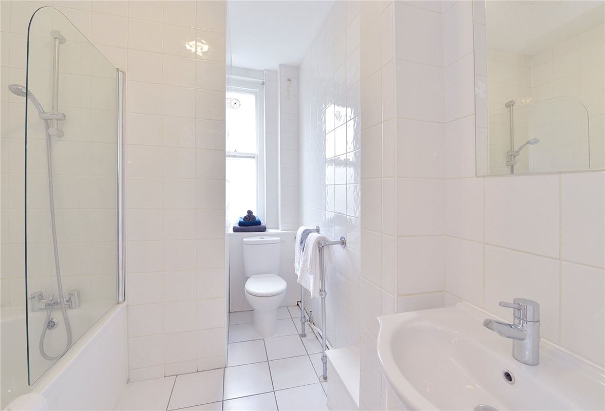 1 bedroom flat, Hill Street, Mayfair W1J - Available