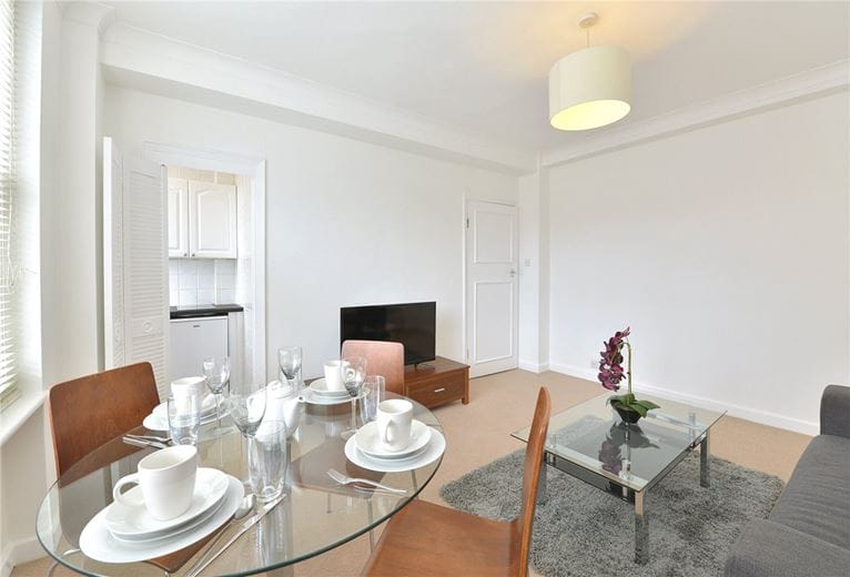 1 bedroom flat, Hill Street, Mayfair W1J - Available