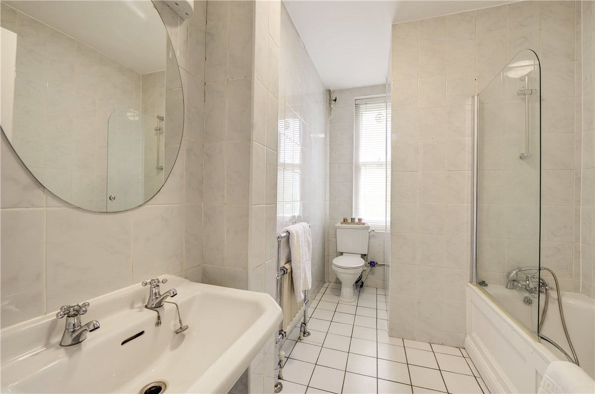 1 bedroom flat, Hill Street, Mayfair W1J - Available