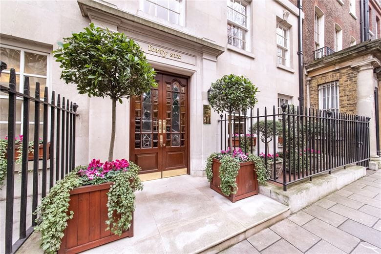 3 bedroom flat, Upper Grosvenor Street, Mayfair W1K - Available