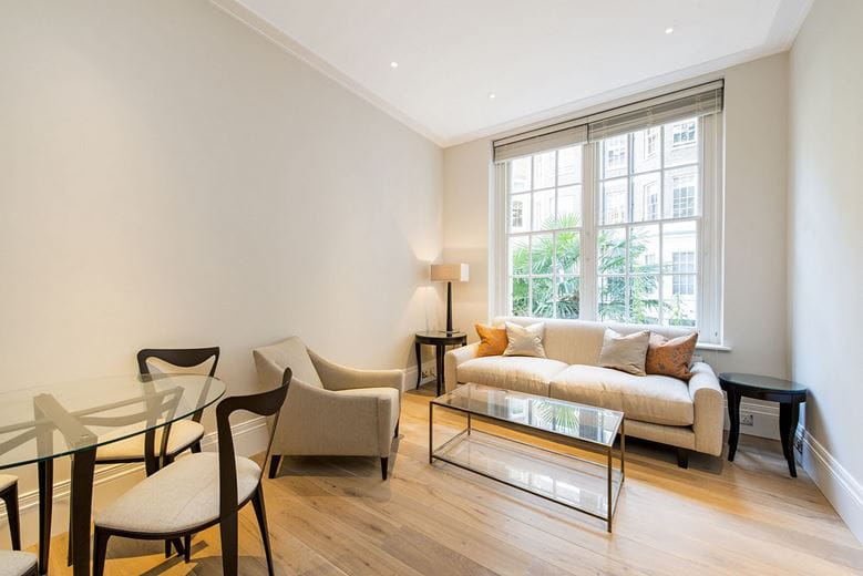 1 bedroom flat, Charles Street, Mayfair W1J