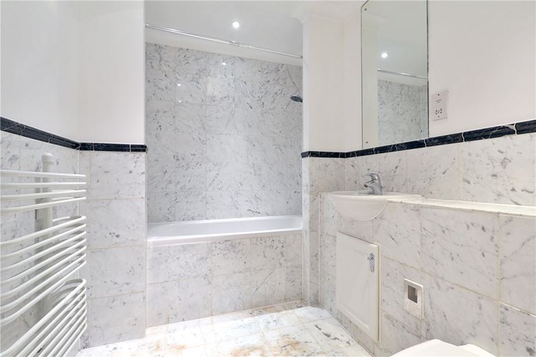 2 bedroom flat, Dover Street, Mayfair W1S - Available
