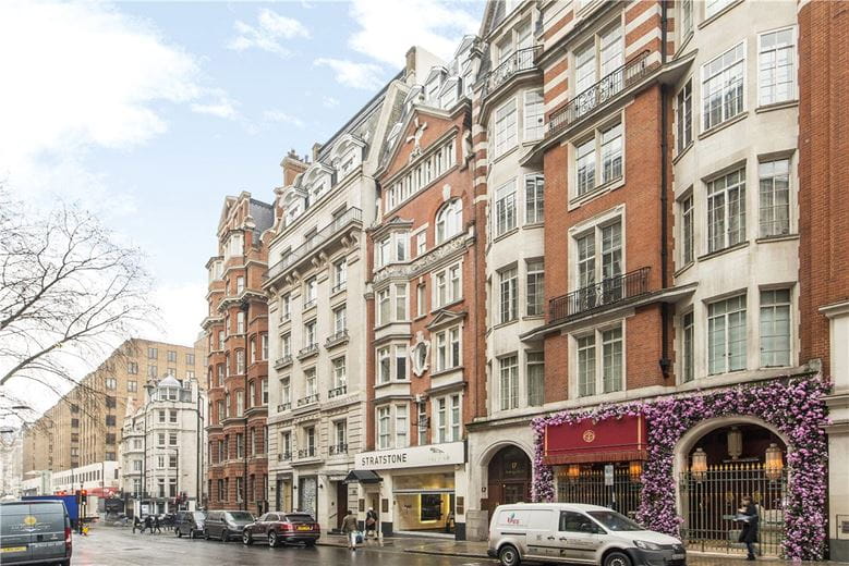 2 bedroom flat, Berkeley Street, London W1J - Available