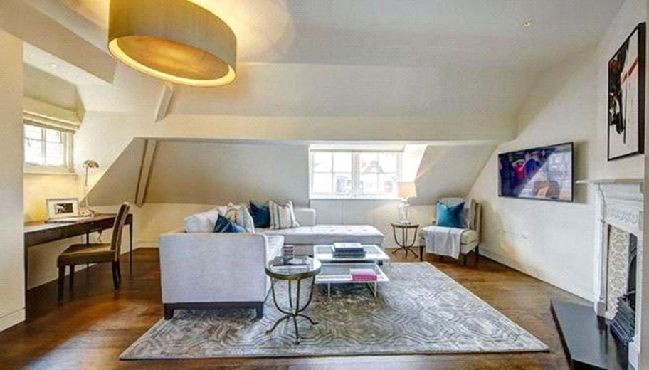 2 bedroom flat, Duke Street, Mayfair W1K - Available