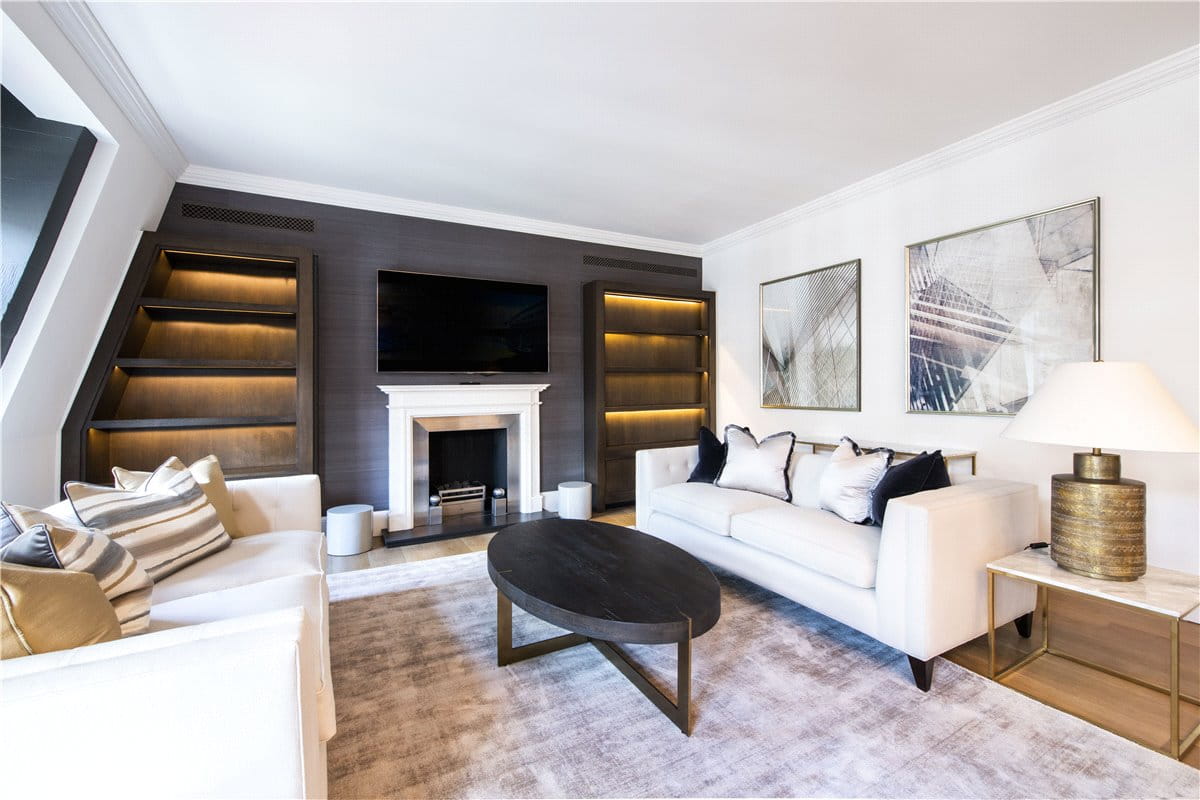 3 bedroom flat, Duke Street, Mayfair W1K - Available