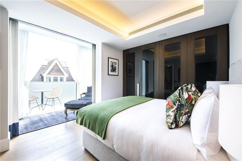 3 bedroom flat, Duke Street, Mayfair W1K - Available