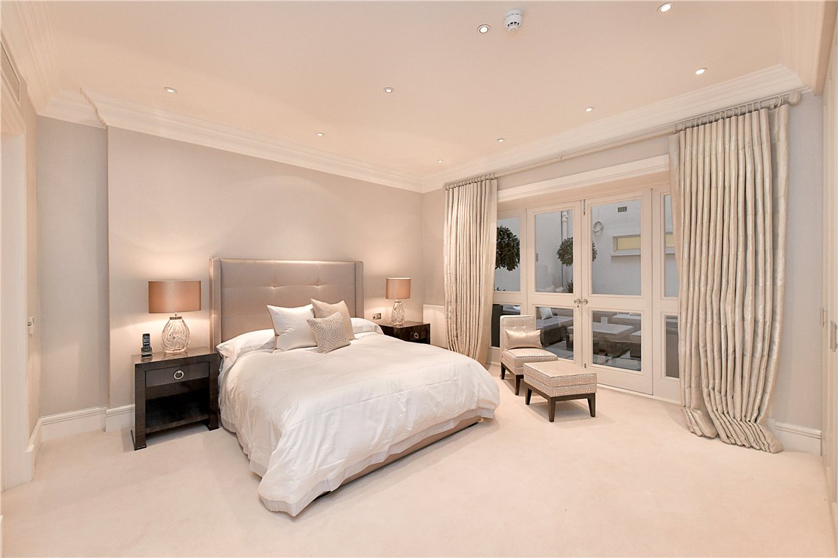 4 bedroom flat, Upper Grosvenor Street, Mayfair W1K - Available