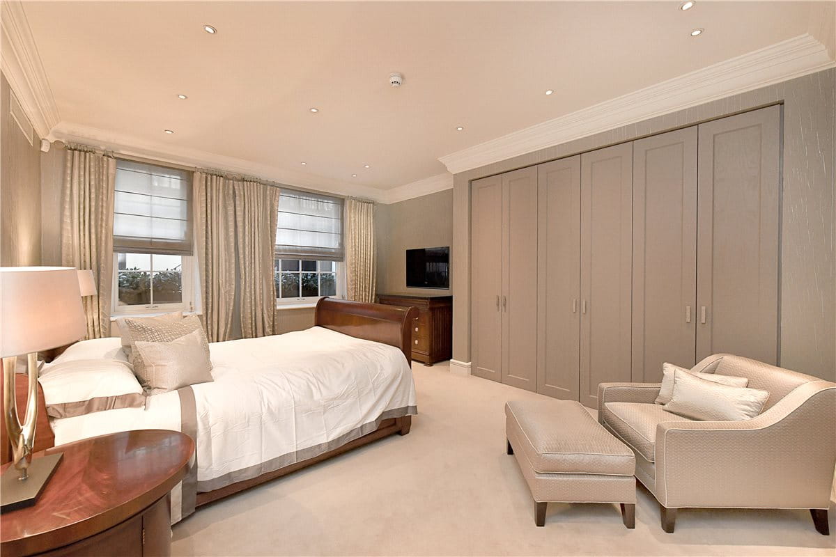 4 bedroom flat, Upper Grosvenor Street, Mayfair W1K - Available