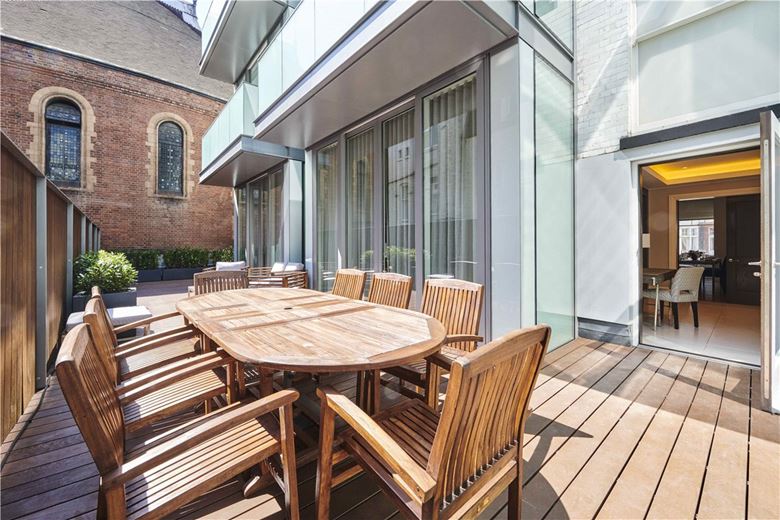 3 bedroom flat, Duke Street, Mayfair W1K - Available
