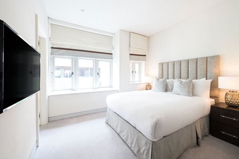 2 bedroom flat, Duke Street, Mayfair W1K - Available