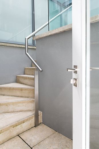 2 bedroom flat, Duke Street, Mayfair W1K - Available