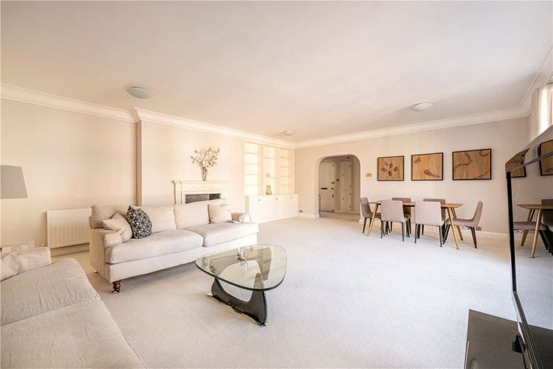 2 bedroom flat, Reeves Mews, Mayfair W1K - Available