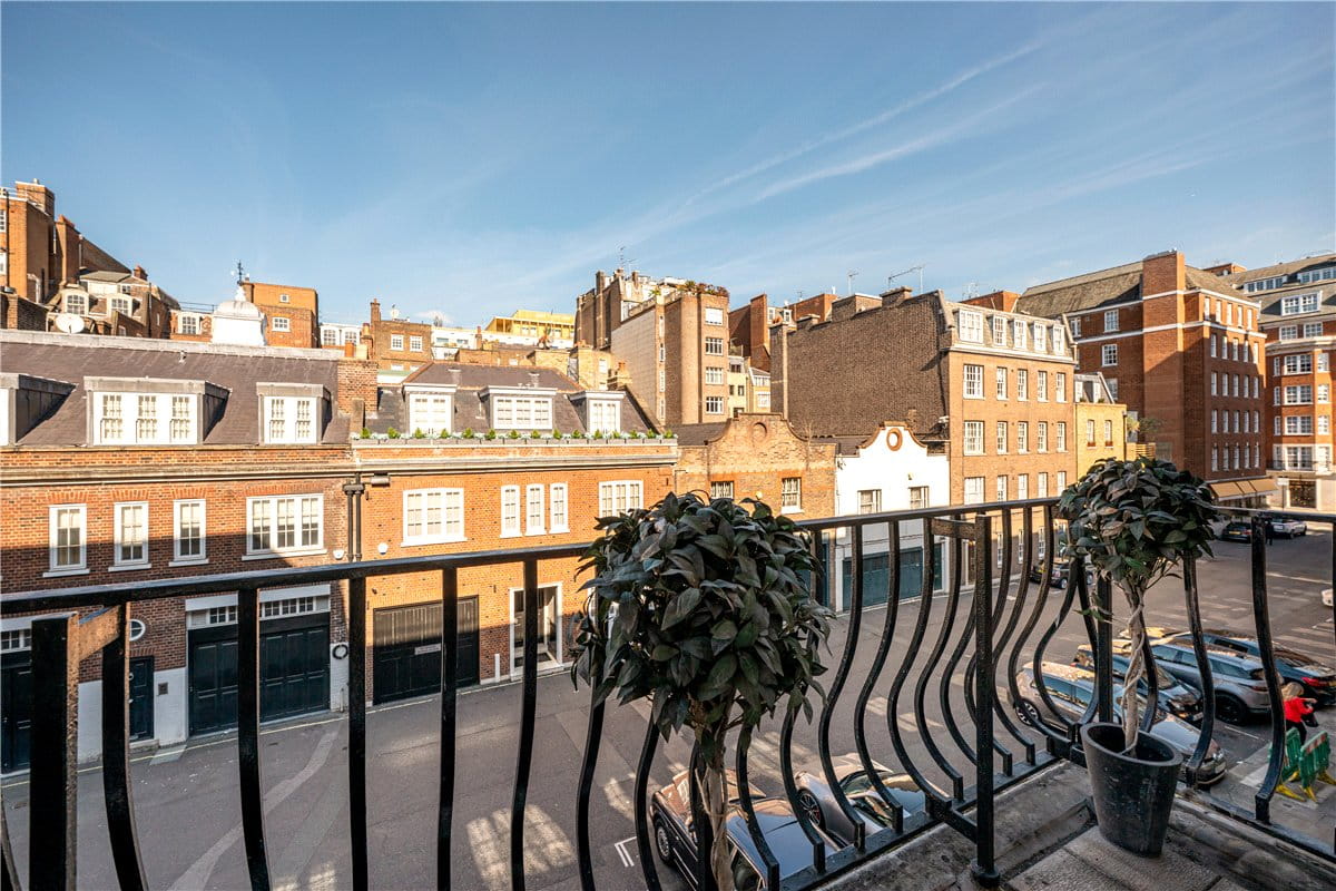 2 bedroom flat, Reeves Mews, Mayfair W1K - Available