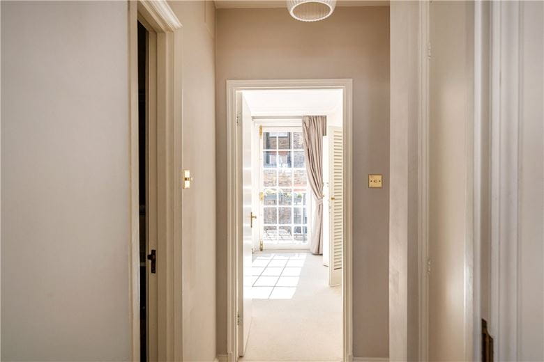 2 bedroom flat, Reeves Mews, Mayfair W1K - Available