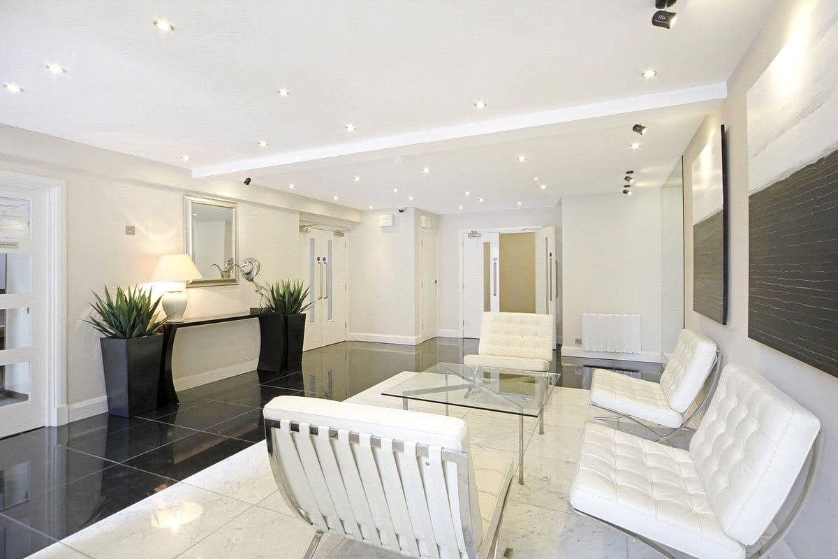  bedroom flat, Hill Street, Mayfair W1J - Available