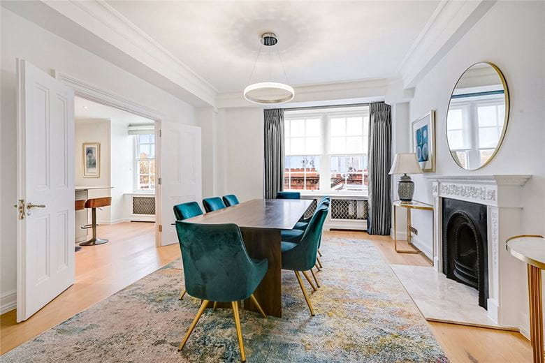 4 bedroom flat, Grosvenor Square, Mayfair W1K