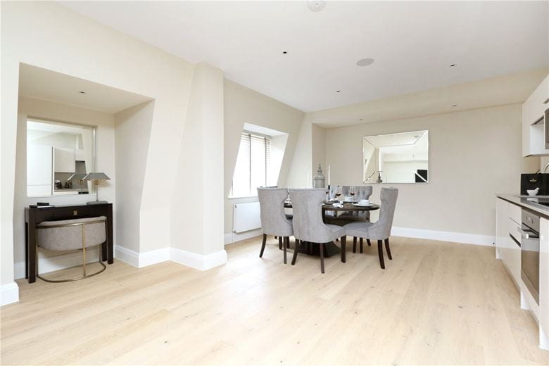 3 bedroom flat, Bell Yard, Strand WC2A - Available