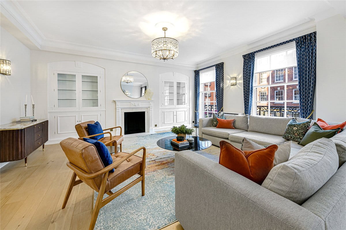 4 bedroom flat, Grosvenor Square, Mayfair W1K - Available