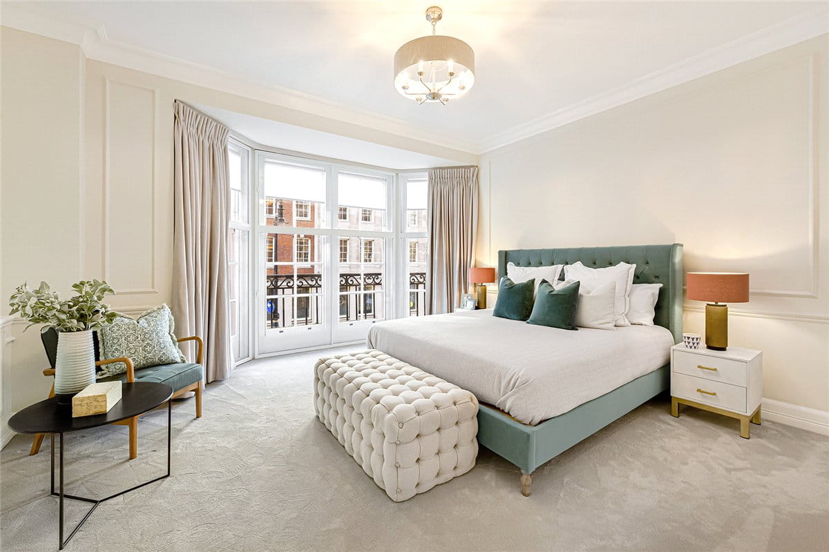 4 bedroom flat, Grosvenor Square, Mayfair W1K - Available