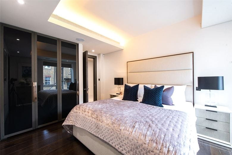 2 bedroom flat, Duke Street, Mayfair W1K - Available