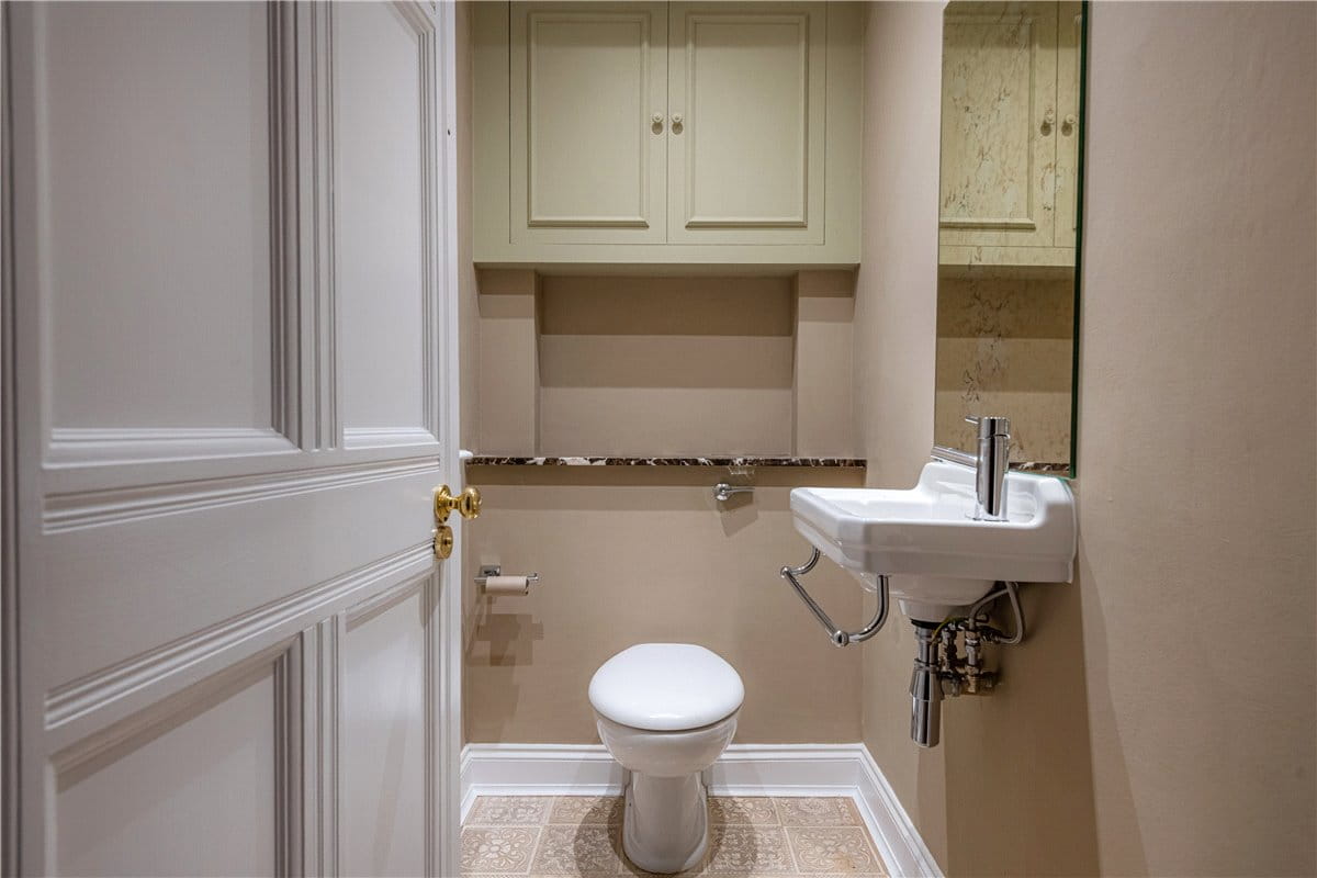 3 bedroom flat, Mount Street, Mayfair W1K - Available