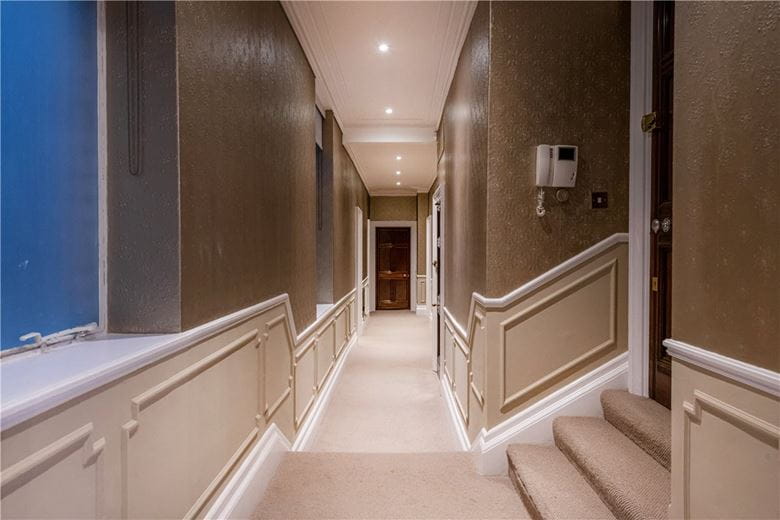 3 bedroom flat, Mount Street, Mayfair W1K - Available