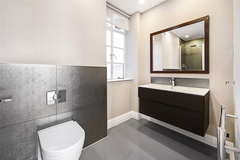 3 bedroom flat, Grosvenor Square, Mayfair W1K - Available