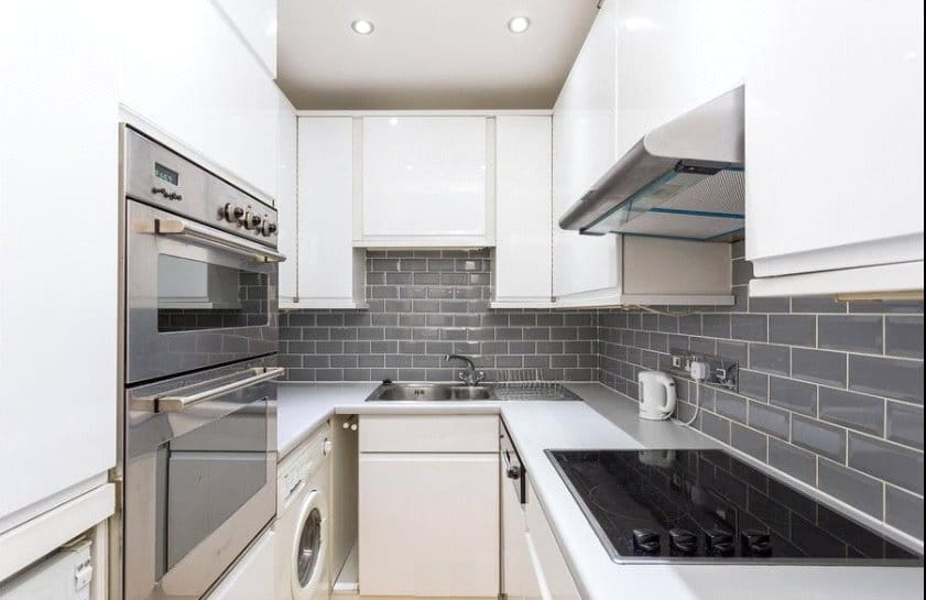 2 bedroom flat, Garrick House, Carrington Street W1J - Available