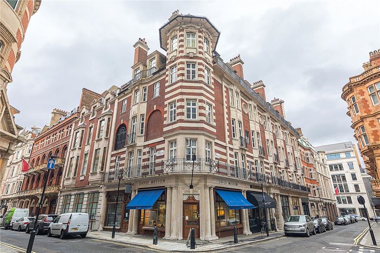 1 bedroom flat, Bury Street, St James's SW1Y