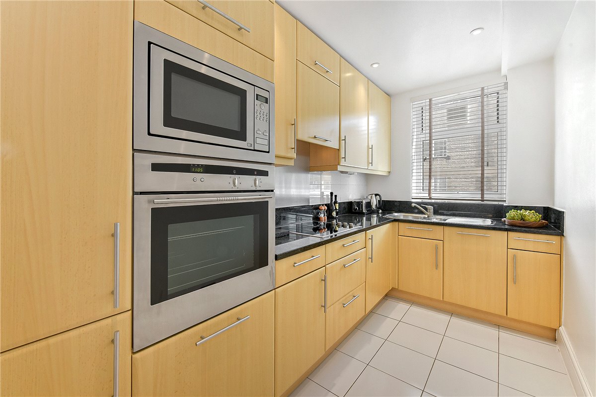2 bedroom flat, Richmond Court, 200 Sloane Street SW1X - Available