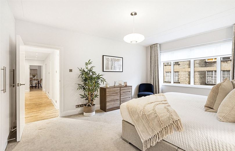 2 bedroom flat, Richmond Court, 200 Sloane Street SW1X - Available