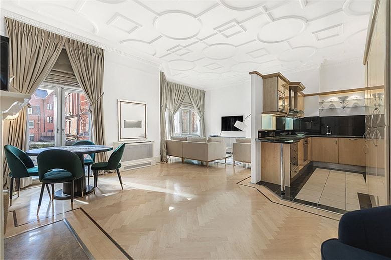 1 bedroom flat, Carlos Place, Mayfair W1K - Available