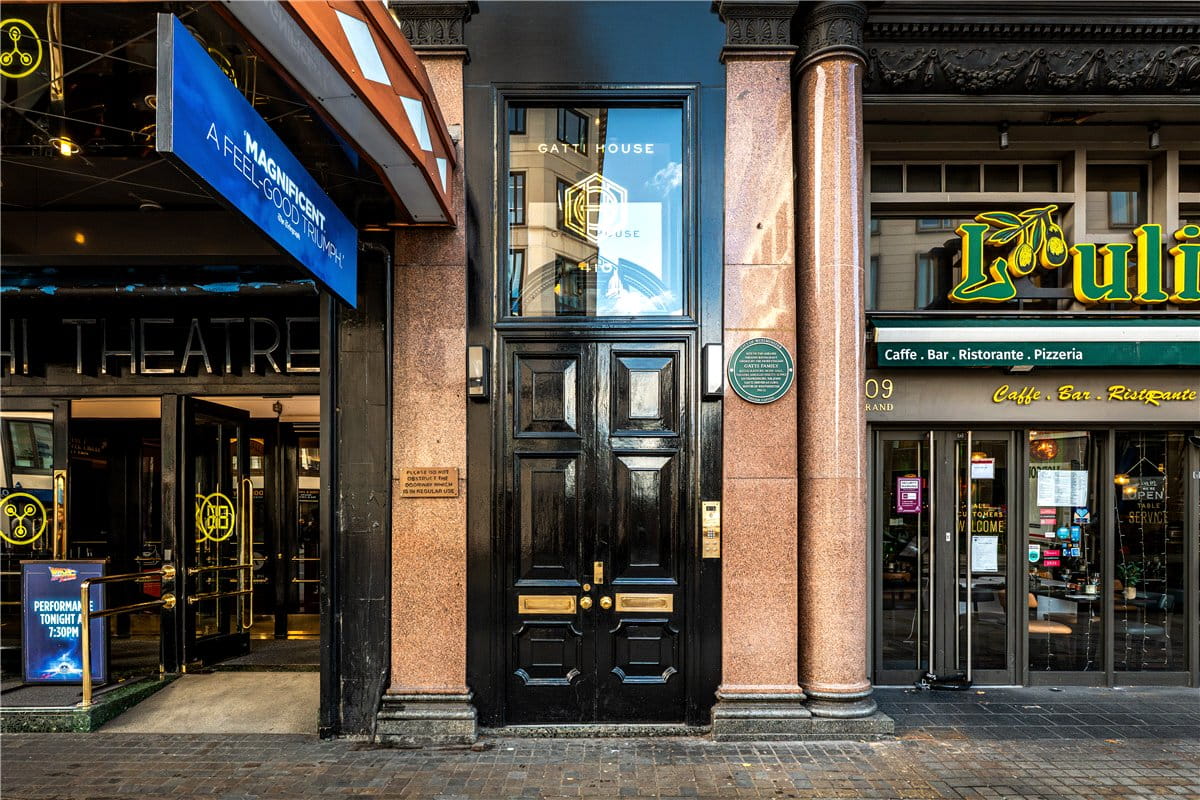 2 bedroom flat, Strand, Covent Garden WC2R - Available