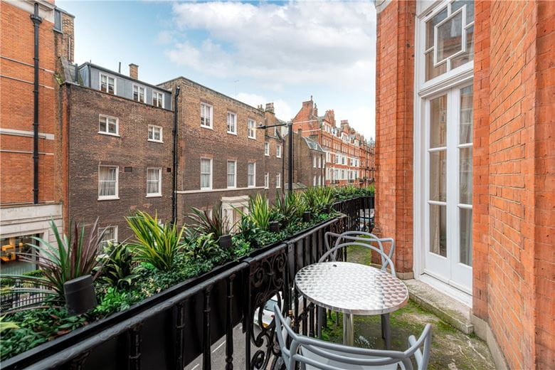 2 bedroom flat, Green Street, Mayfair W1K - Available