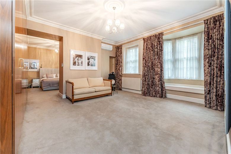 3 bedroom house, North Audley Street, London W1K - Available
