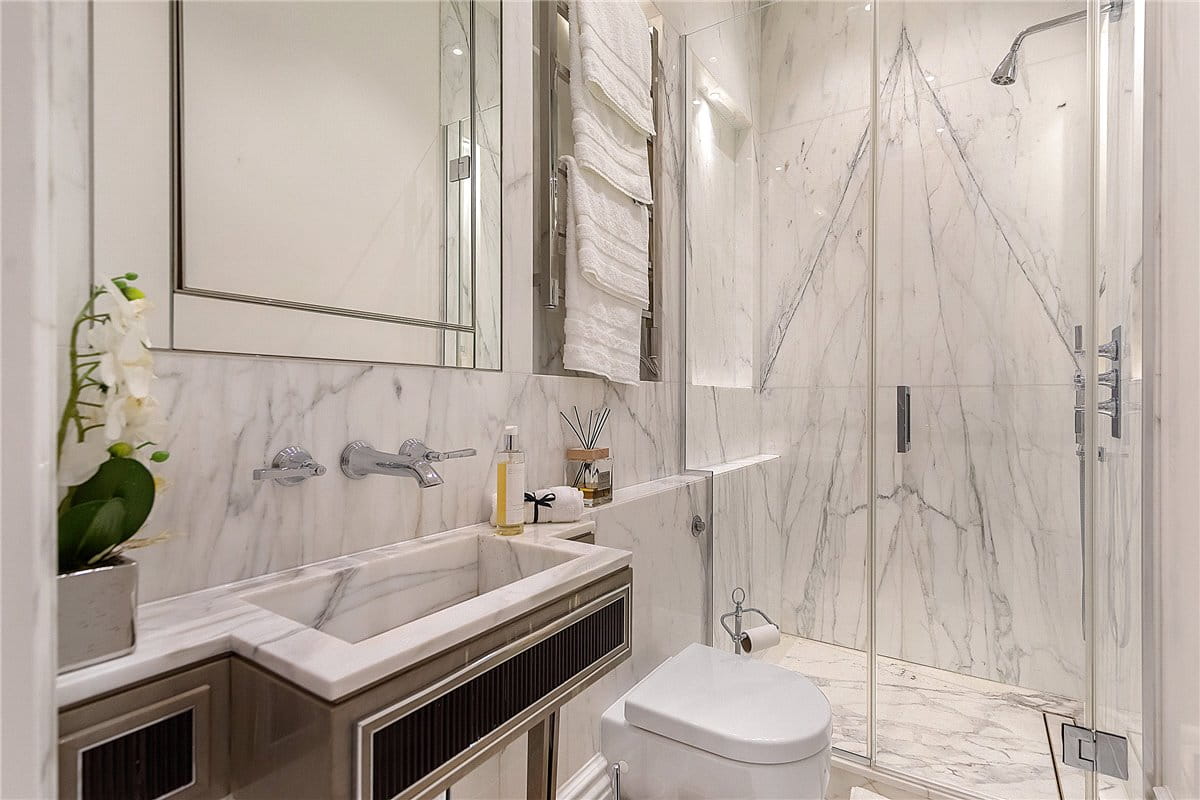 2 bedroom flat, Ennismore Gardens, Knightsbridge SW7 - Let Agreed