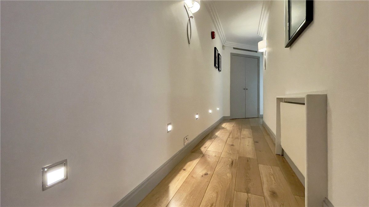 2 bedroom flat, Bourdon Street, Mayfair W1K - Available