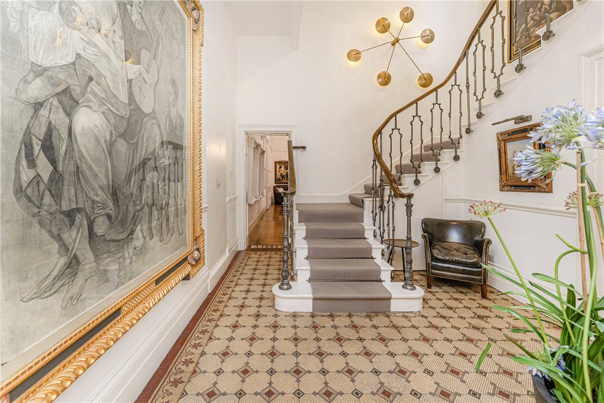4 bedroom house, North Audley Street, Mayfair W1K - Available