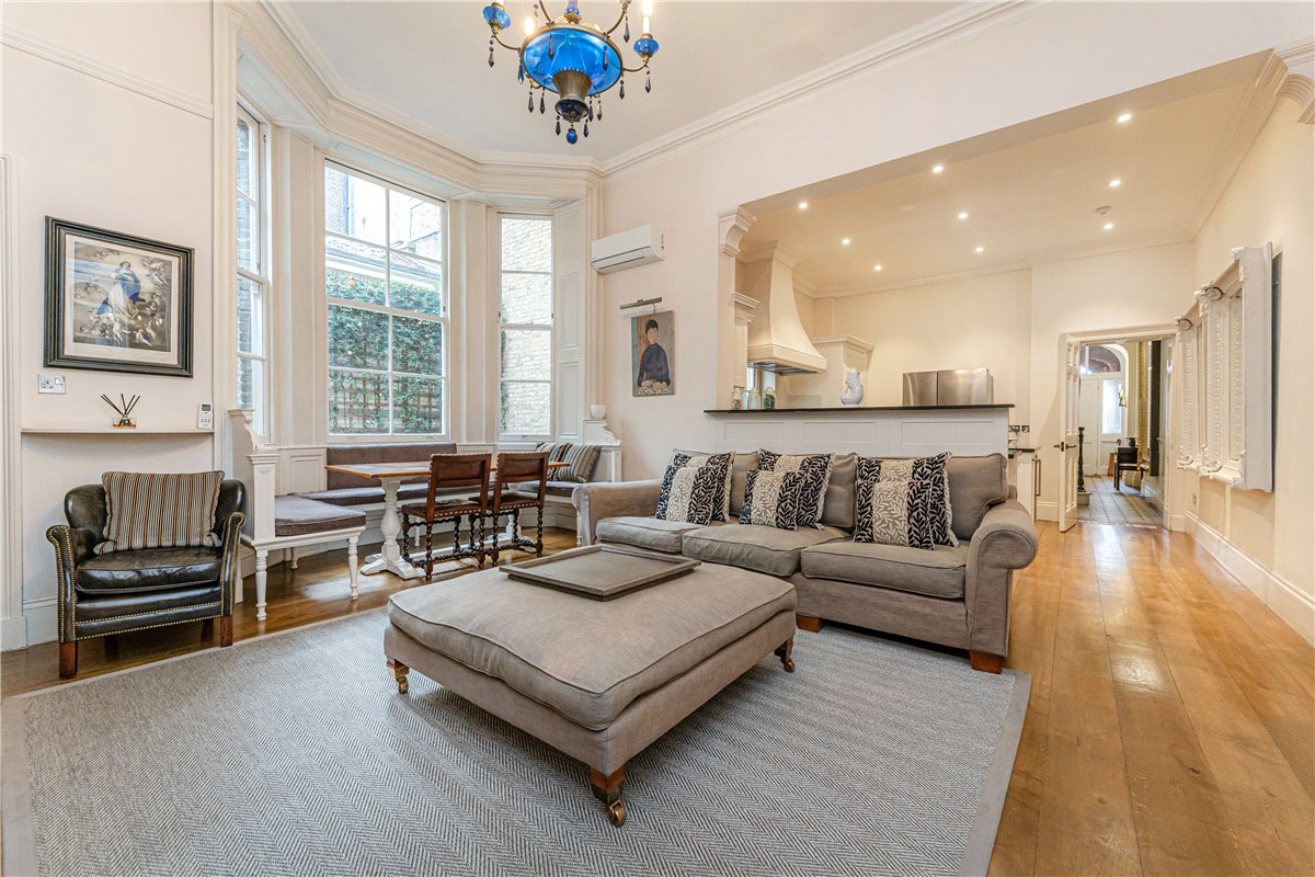 4 bedroom house, North Audley Street, Mayfair W1K - Available