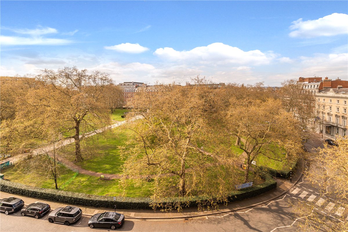 3 bedroom flat, Grosvenor Square, Mayfair W1K - Available