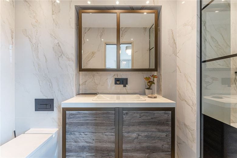 2 bedroom flat, Grosvenor Gardens, Belgravia SW1W - Available