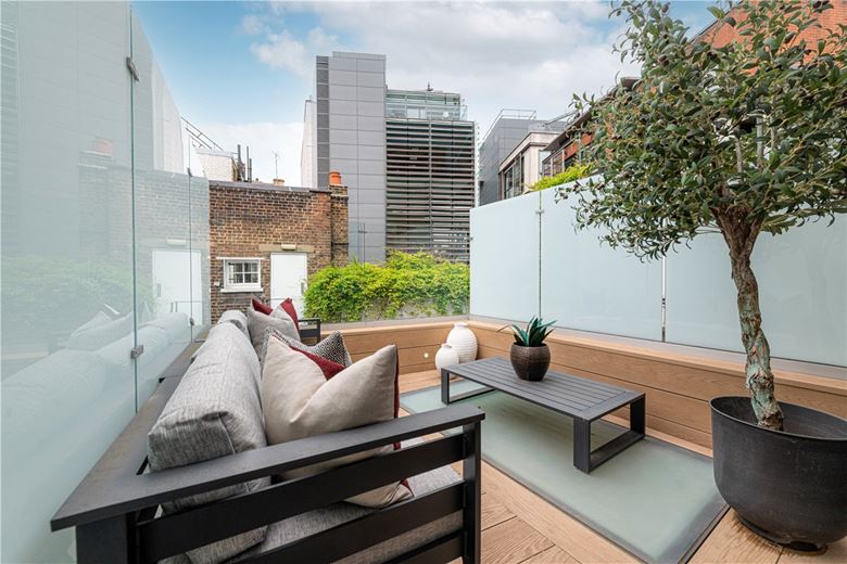3 bedroom maisonette, South Molton Street, Mayfair W1K - Available